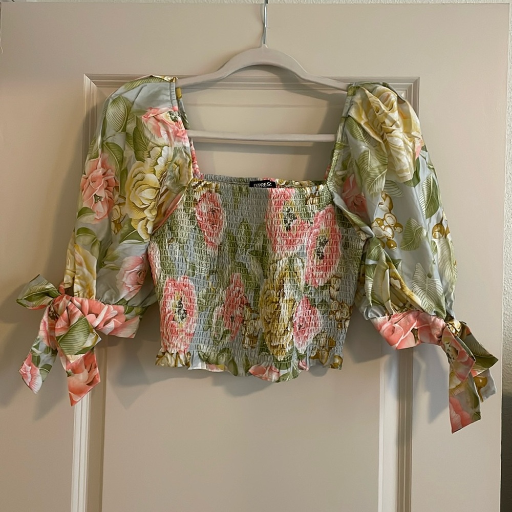 Express puff sleeve floral blouse